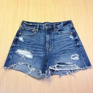 American Eagle 90s Boyfriend Denim Jean Shorts Distressed Frayed Womens 2 Ripped